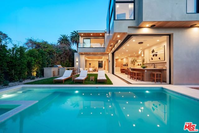 517 N Edinburgh Avenue, Los Angeles CA: https://media.crmls.org/mediaz/d2f8c966-ff7a-48a5-a9a1-55f3f28baa17.jpg