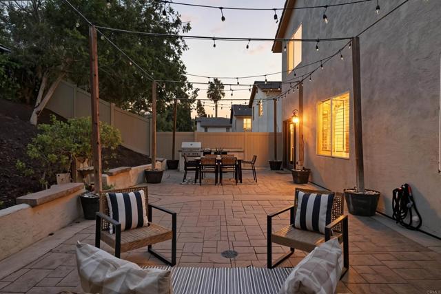 1029 Vista Oak Place, Chula Vista CA: https://media.crmls.org/mediaz/d2f93a88-7ac5-4dc8-af19-21976312fd0a.jpg