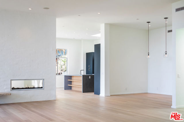 1355 Devlin Drive, Los Angeles CA: https://media.crmls.org/mediaz/d2f9c3ef-255f-4372-91b3-3f6c3b0edce2.jpg