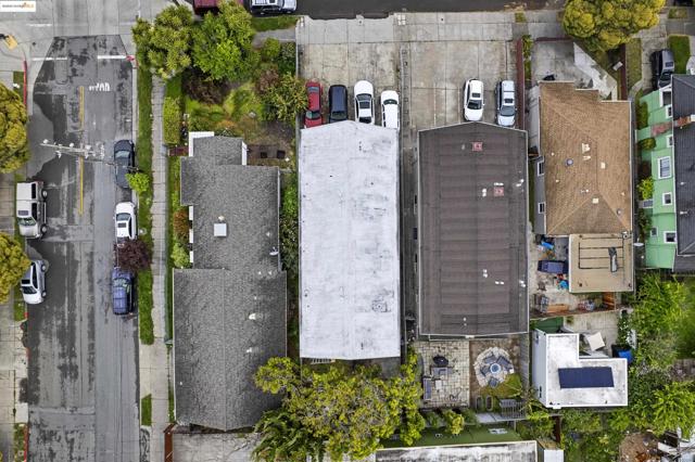 1259 Carrison St, Berkeley CA: https://media.crmls.org/mediaz/d2fa5613-ecc3-4b6b-b39b-701387235773.jpg