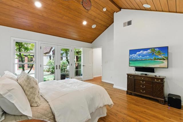 11510 Summit Wood Road, Los Altos Hills CA: https://media.crmls.org/mediaz/d2fa7b83-2ed9-4aff-8d71-8d2f3b4e28ff.jpg