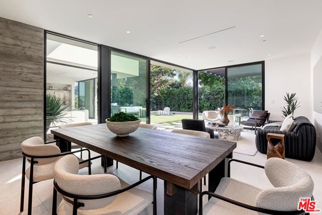 2831 Malcolm Avenue, Los Angeles CA: https://media.crmls.org/mediaz/d2fab340-da80-46c1-ae01-1858f3eb2cc2.jpg