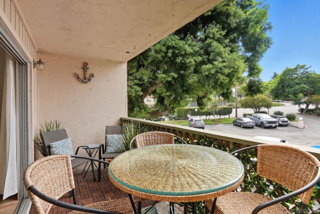4444 W Point Loma Blvd, San Diego CA: https://media.crmls.org/mediaz/d2facb7a-c33c-41fa-a0ea-af7587c19d9f.jpg