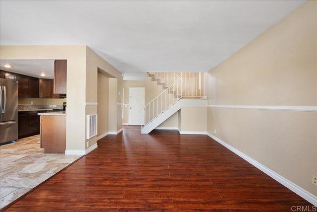 Detail Gallery Image 2 of 28 For 730 Silver Dr, Vista,  CA 92083 - 3 Beds | 2/1 Baths