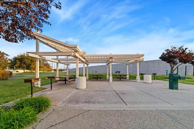 70 Meadowland Drive, Milpitas CA: https://media.crmls.org/mediaz/d2fcb9c9-47df-43ef-b946-7422fd30a9a6.jpg