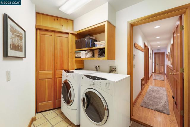 5768 N Lake Blvd, Carnelian Bay CA: https://media.crmls.org/mediaz/d2fe3921-6163-4b15-8716-b072196bad56.jpg