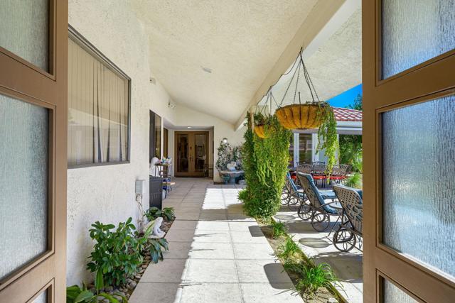 4 Dartmouth Drive, Rancho Mirage CA: https://media.crmls.org/mediaz/d2fe6aff-f026-4f36-a2cb-39fd844f9648.jpg