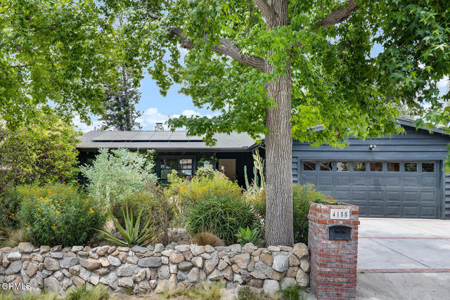 4155 Aralia Road, Altadena CA: https://media.crmls.org/mediaz/d2feb472-83fb-483b-bd1b-2179a8fc6b30.jpg