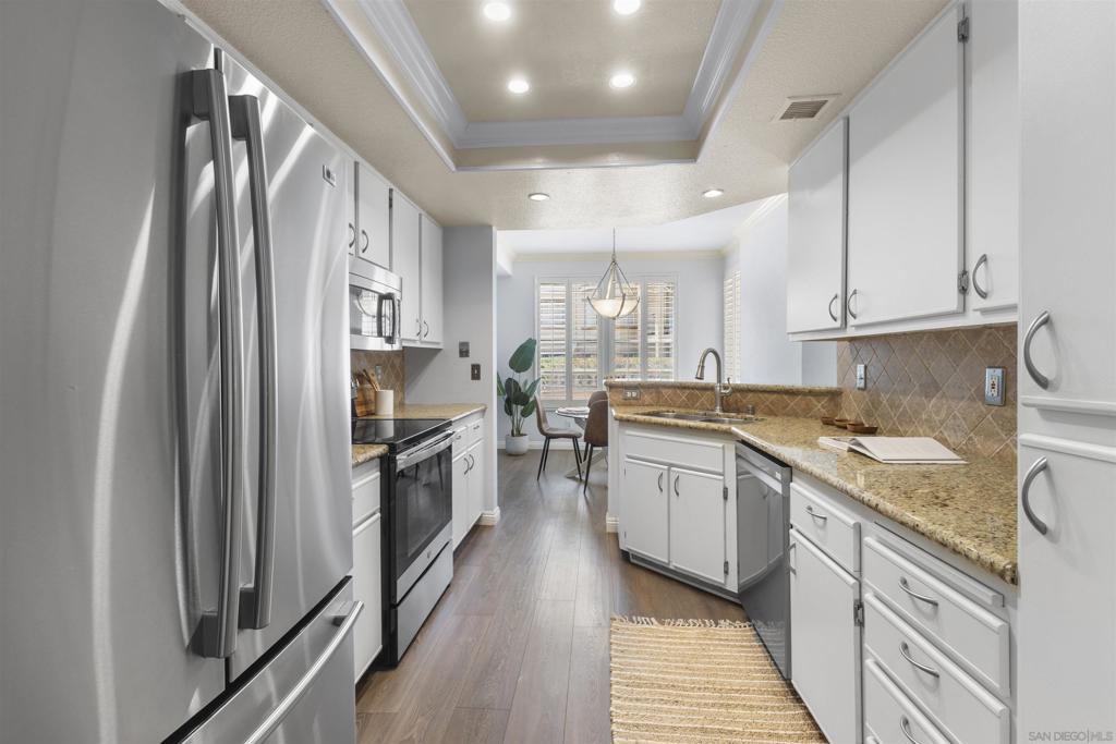 640 Camino De La Reina - photo 15