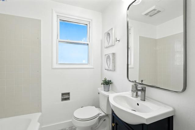 4030 Edwards Ave, Oakland CA: https://media.crmls.org/mediaz/d30003bc-7745-45b8-b2fb-460fb9b59165.jpg