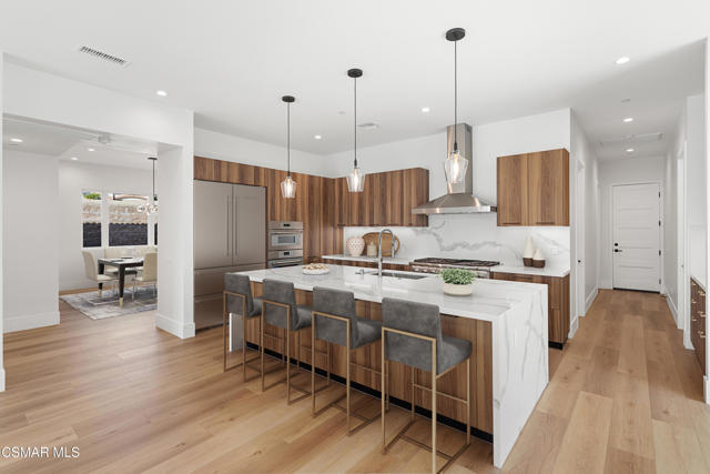 361 Toyon Court, Thousand Oaks CA: https://media.crmls.org/mediaz/d3003aed-76c3-4ef2-b8d4-3ae7112ba386.jpg