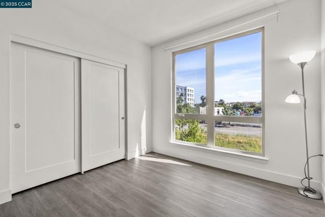 320 Riesling Ave, Milpitas CA: https://media.crmls.org/mediaz/d3005874-ba2f-4459-8165-4e1f548e589d.jpg