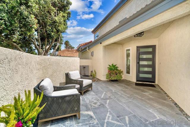12 Mardi Gras Rd, Coronado CA: https://media.crmls.org/mediaz/d3007f57-b0e7-429c-bb92-0dae43cbfb98.jpg