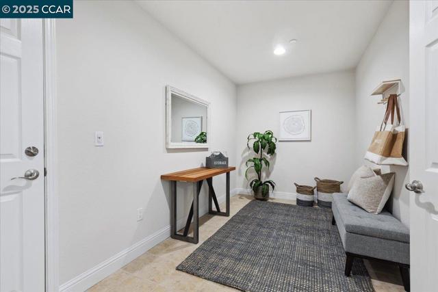 38 Citron Knoll, Orinda CA: https://media.crmls.org/mediaz/d30160ab-e016-40ac-88f3-d56967b1083b.jpg