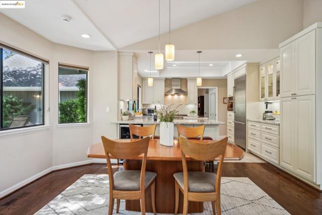 1037 Silverhill Dr, Lafayette CA: https://media.crmls.org/mediaz/d301836a-1d20-42f5-951d-c532229e8986.jpg