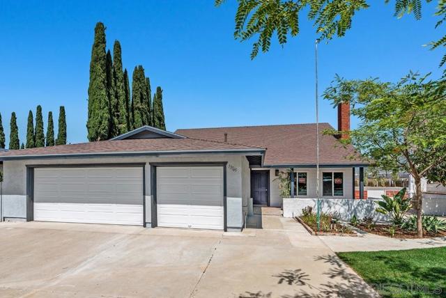 13765 Celestial Rd, Poway CA: https://media.crmls.org/mediaz/d301aa38-5ffd-4152-ba66-1ff8cc1b961a.jpg