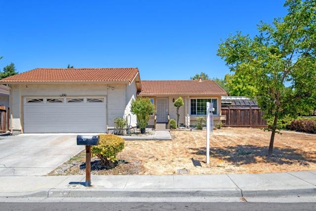 466 Prada Drive, Milpitas CA: https://media.crmls.org/mediaz/d301bdfd-3cef-47d4-9fa1-36295a5121a6.jpg