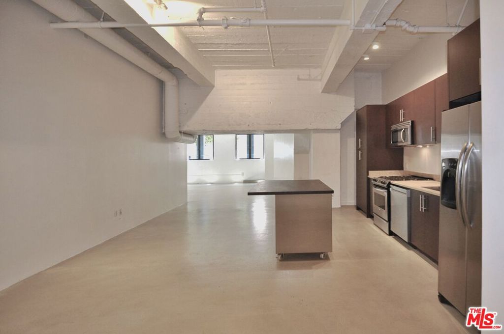 849 S Broadway #M02