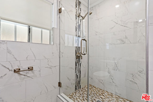 8557 Norwich Avenue, North Hills CA: https://media.crmls.org/mediaz/d30295ab-10c1-44d9-99da-79cd501f9359.jpg