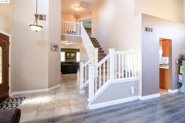3985 S Coral Ct, Discovery Bay CA: https://media.crmls.org/mediaz/d303b7ae-ebad-4e08-a432-7f3159844122.jpg