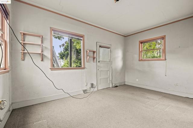 3050 Shattuck, Berkeley CA: https://media.crmls.org/mediaz/d30460ca-478c-4ff8-8a70-2f2771a1d52d.jpg