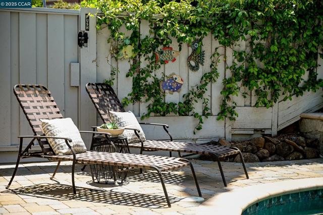 2 Kulani Ln, Pleasant Hill CA: https://media.crmls.org/mediaz/d3056523-71cd-46a7-b1be-3f5547d74dfe.jpg