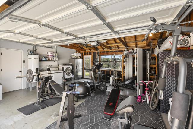 3860 Las Flores, Fallbrook CA: https://media.crmls.org/mediaz/d30570a4-a6b2-49e0-8f31-c3361745e9ba.jpg