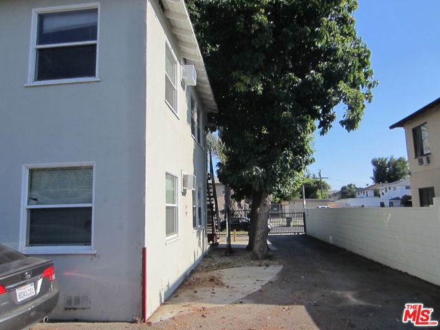 14839 Blythe Street, Panorama City CA: https://media.crmls.org/mediaz/d3060002-3fc9-41c9-a4eb-28a4a183b638.jpg
