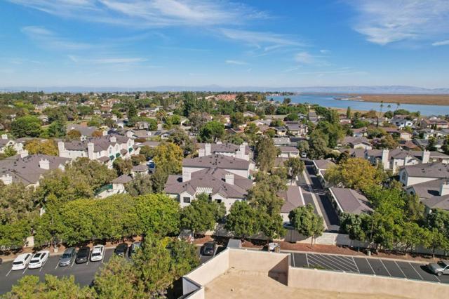 2508 Hastings Shore Lane, Redwood City CA: https://media.crmls.org/mediaz/d3069c5d-0ebb-425a-847a-42cf78a72391.jpg