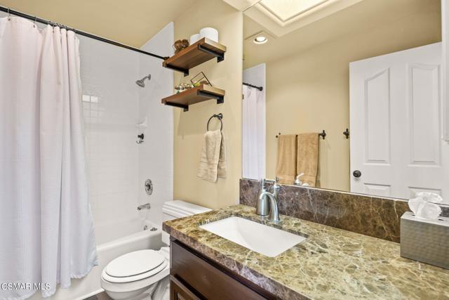 41-web-or-mls-Upmarketmedia_457Loo-19