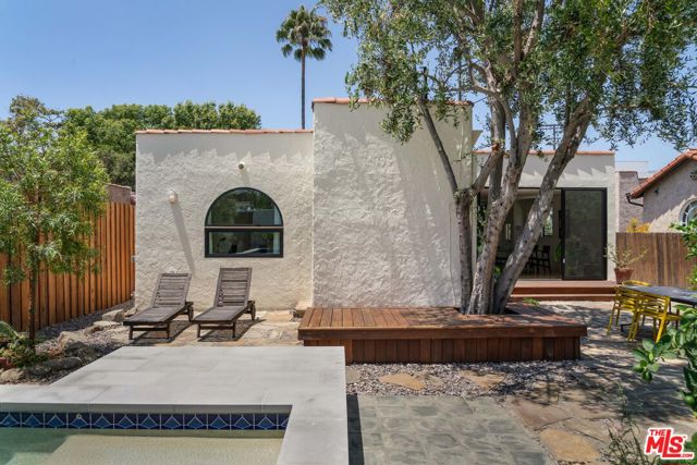 630 N Alta Vista Boulevard, Los Angeles CA: https://media.crmls.org/mediaz/d3076b62-4929-4ae3-8d02-3f0b641cca2b.jpg