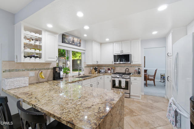 Detail Gallery Image 12 of 61 For 1288 Old Ranch Rd, Camarillo,  CA 93012 - 4 Beds | 2/1 Baths