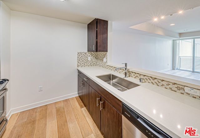 436 S Virgil Avenue, Los Angeles CA: https://media.crmls.org/mediaz/d30820b5-7cf4-4947-b33b-b48c069f2771.jpg