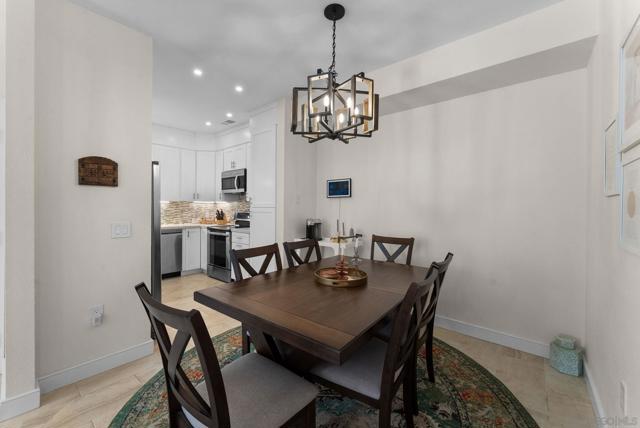 18622 Caminito Cantilena, San Diego CA: https://media.crmls.org/mediaz/d30893ec-bf07-46ea-b398-7dd39369868b.jpg
