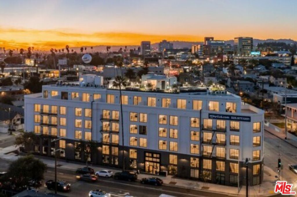 1221 Myra Avenue #PH501