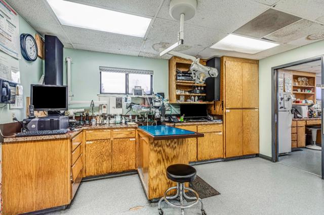 10012 N Foothill Boulevard, Cupertino CA: https://media.crmls.org/mediaz/d30b1321-9d1a-4f11-ae3e-99a2e4814766.jpg