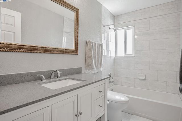 360 Calmace Dr, Dixon CA: https://media.crmls.org/mediaz/d30c7411-2871-49d5-8ed0-9ecadb0744b9.jpg