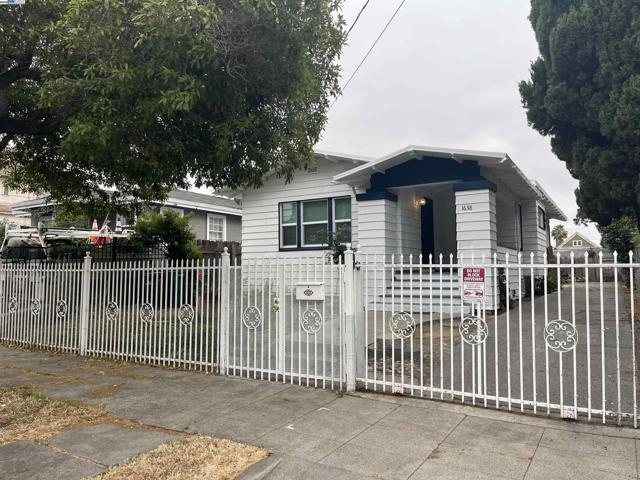 1638 84Th Ave, Oakland CA: https://media.crmls.org/mediaz/d30cd9c9-f8b8-4179-8e93-544d3f90b979.jpg