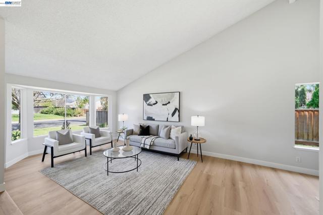 Image 1 of 47 For 5981 Skylinks