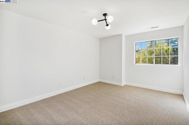 Image 26 of 48 For 952 Gray Fox Cir