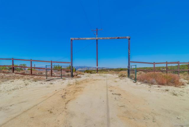 1696 Mary Joe Ln, Boulevard CA: https://media.crmls.org/mediaz/d30d1d2b-b229-4d6b-81a5-7c12b9d5e0c8.jpg