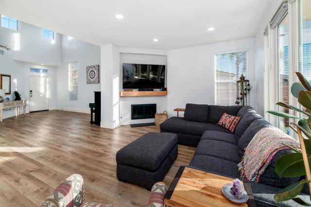 Detail Gallery Image 9 of 44 For 6443 Amethyst Way, Carlsbad,  CA 92011 - 4 Beds | 2/1 Baths