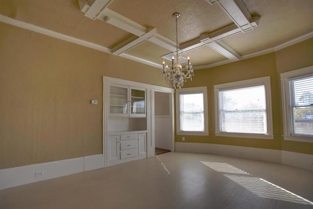 3012 4th Avenue, Sacramento CA: https://media.crmls.org/mediaz/d30ec6c7-3dc1-434d-9d48-e02cb4120cbd.jpg