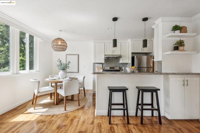 85 Vernon St, Oakland CA: https://media.crmls.org/mediaz/d30f2c19-9bba-425d-bbc8-41381a312504.jpg