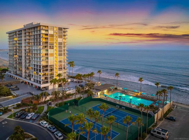 1830 Avenida Del Mundo, Coronado CA: https://media.crmls.org/mediaz/d30f3cc0-bfc7-4b4a-988b-5292bffceb09.jpg