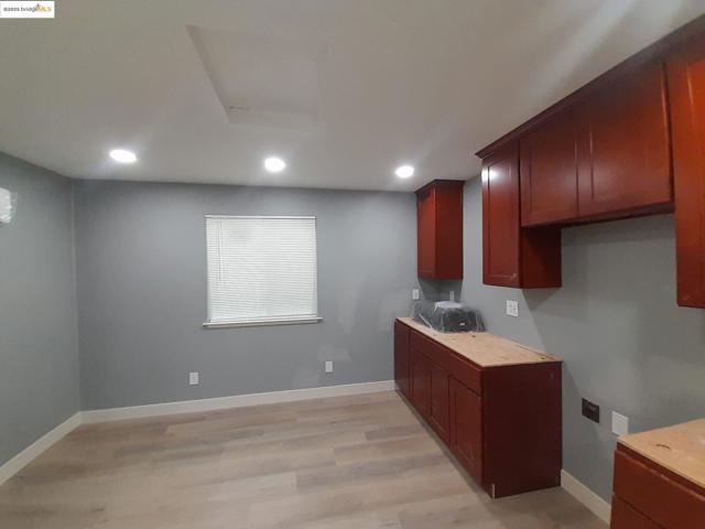 127 E 6th, Tracy CA: https://media.crmls.org/mediaz/d30f65c8-eea2-4e81-999b-62a350cabbb7.jpg