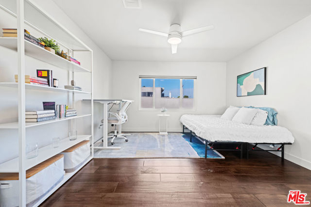 4800 La Villa Marina, Marina del Rey CA: https://media.crmls.org/mediaz/d30f70c0-7ffc-4dd9-b259-c783405e5344.jpg