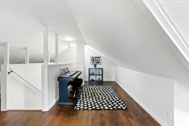 35 Mono Street, Brisbane CA: https://media.crmls.org/mediaz/d3103479-e043-4c5c-bf89-e84ed1b672f5.jpg