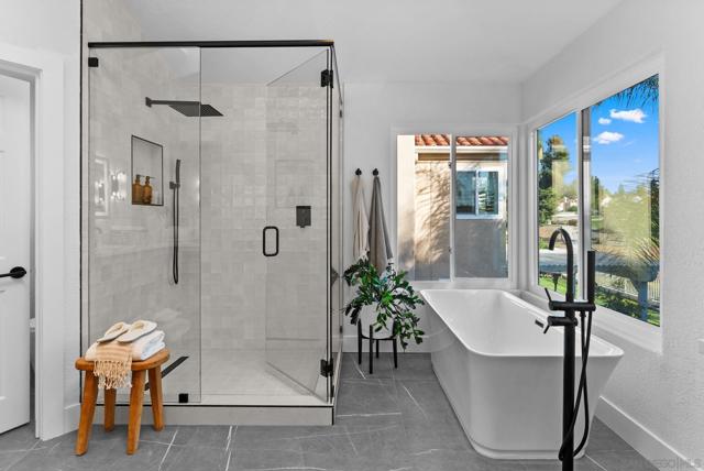 12257 Avenida Consentido, San Diego CA: https://media.crmls.org/mediaz/d3105eef-8aba-438f-b002-687b89bbbb7d.jpg