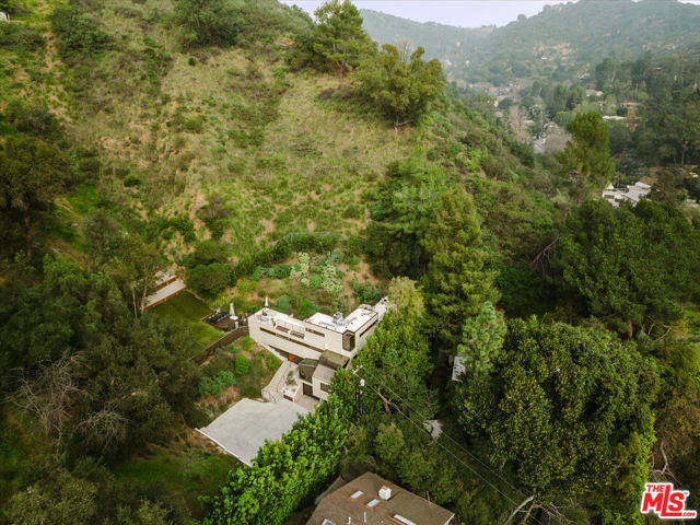 10443 Corfu Lane, Los Angeles, CA 90077